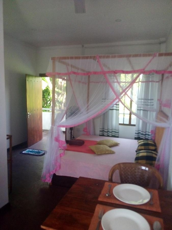 Villa Maleena Hikkaduwa Buitenkant foto