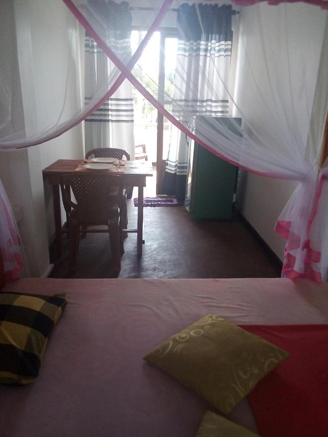Villa Maleena Hikkaduwa Buitenkant foto