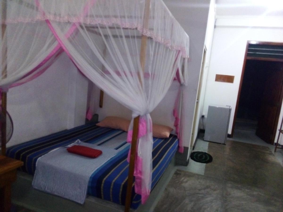 Villa Maleena Hikkaduwa Buitenkant foto