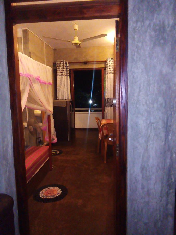 Villa Maleena Hikkaduwa Buitenkant foto