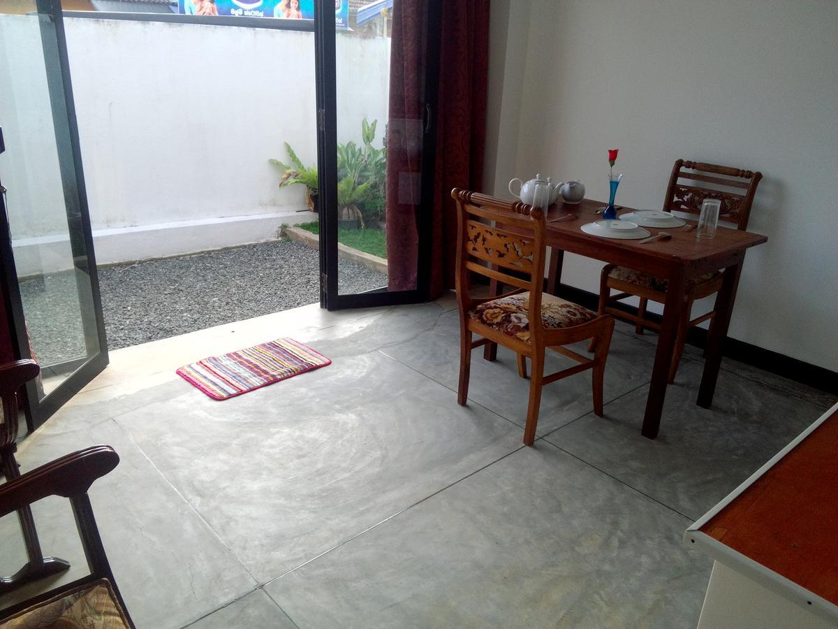 Villa Maleena Hikkaduwa Buitenkant foto