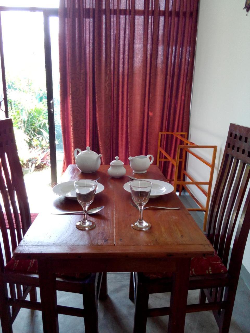 Villa Maleena Hikkaduwa Buitenkant foto