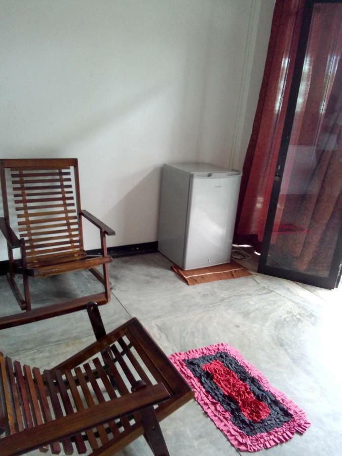 Villa Maleena Hikkaduwa Buitenkant foto