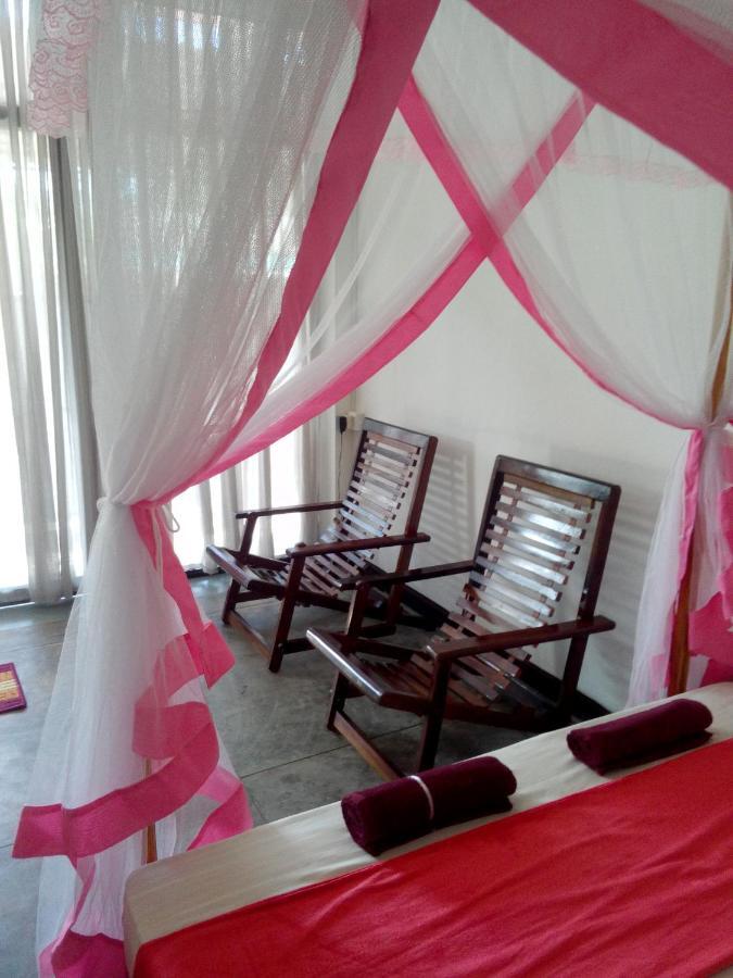 Villa Maleena Hikkaduwa Buitenkant foto